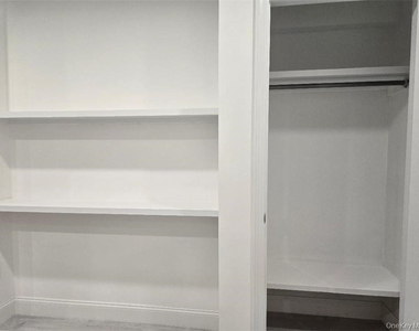 3074 Lexington Avenue - Photo Thumbnail 11