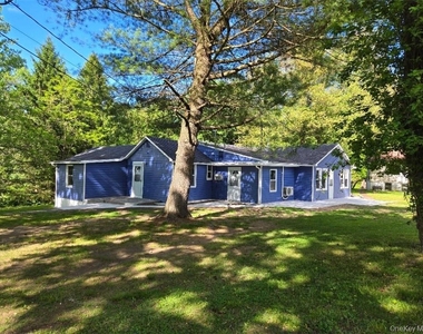 3074 Lexington Avenue - Photo Thumbnail 12