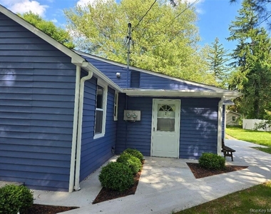 3074 Lexington Avenue - Photo Thumbnail 2