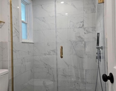 3074 Lexington Avenue - Photo Thumbnail 14