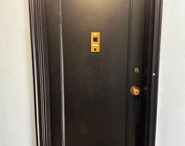 33 E Grand Street - Photo Thumbnail 1