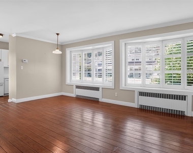 1058 Plandome Road - Photo Thumbnail 3