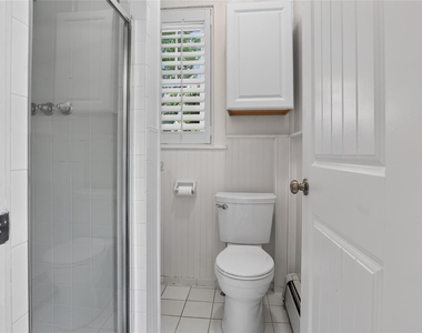 1058 Plandome Road - Photo Thumbnail 9