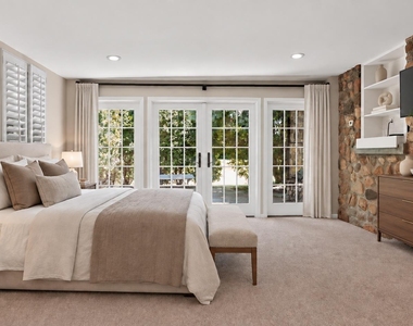 1058 Plandome Road - Photo Thumbnail 8
