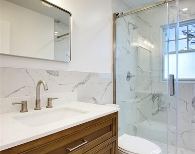 48 N Linwood - Photo Thumbnail 13