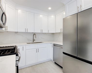 48 N Linwood - Photo Thumbnail 6