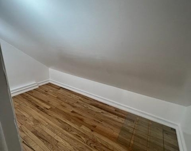 1158 Carlls Straight Path - Photo Thumbnail 5