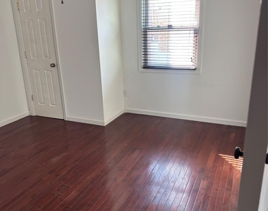 26 Circle Drive - Photo Thumbnail 2