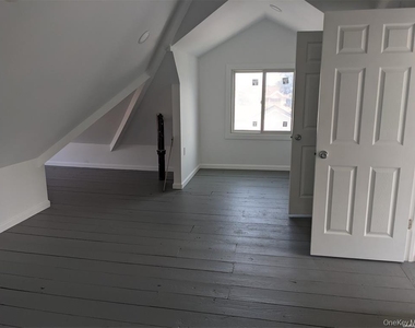 23 Foxhurst Road - Photo Thumbnail 8