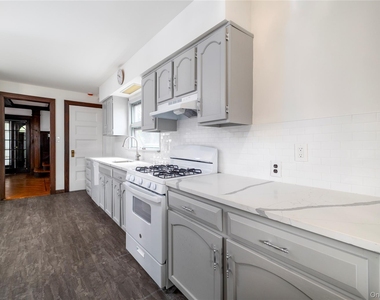 65 Lenox Avenue - Photo Thumbnail 8