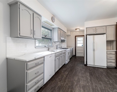 65 Lenox Avenue - Photo Thumbnail 7