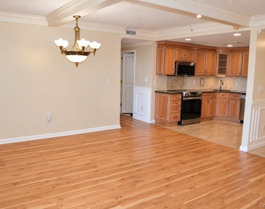 242 Maple Avenue - Photo Thumbnail 7