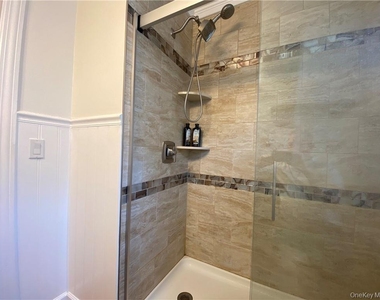 17 Harriman Avenue - Photo Thumbnail 14