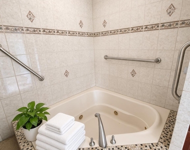 109 Pomona Road - Photo Thumbnail 14