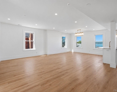 35 South Broadway - Photo Thumbnail 10