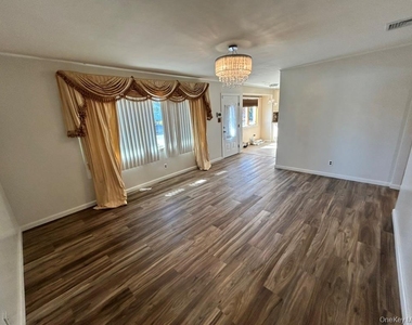 67 Emerson Avenue - Photo Thumbnail 2