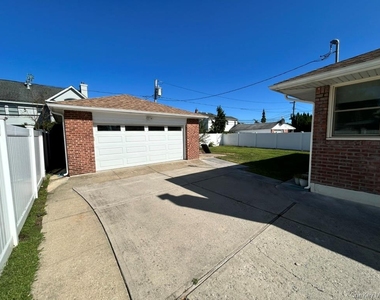 67 Emerson Avenue - Photo Thumbnail 17