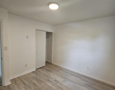 4 Eastwood Drive - Photo Thumbnail 6