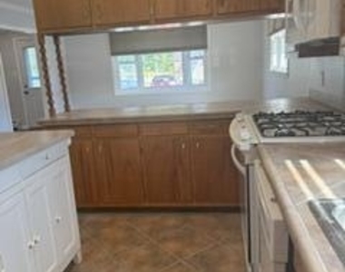 327 Rowland Street - Photo Thumbnail 3