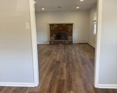 327 Rowland Street - Photo Thumbnail 7