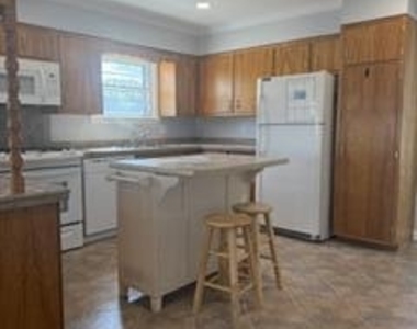 327 Rowland Street - Photo Thumbnail 2