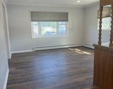 327 Rowland Street - Photo Thumbnail 5