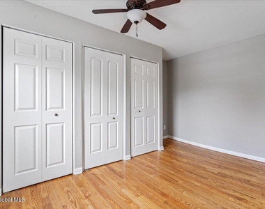 455 Maple Avenue - Photo Thumbnail 4