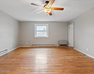 455 Maple Avenue - Photo Thumbnail 6