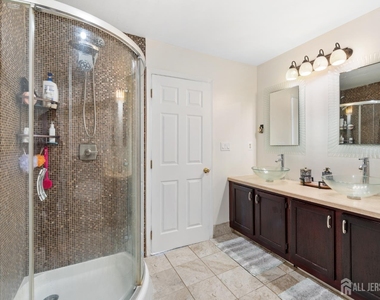 1401 Taggert Drive - Photo Thumbnail 22