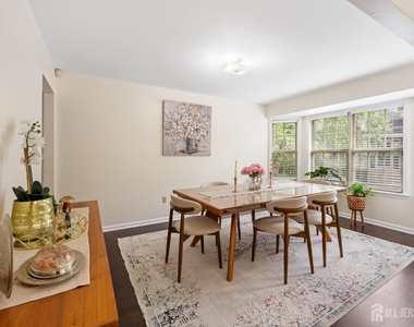 1401 Taggert Drive - Photo Thumbnail 6