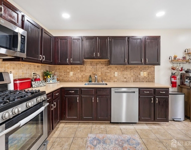 1401 Taggert Drive - Photo Thumbnail 12