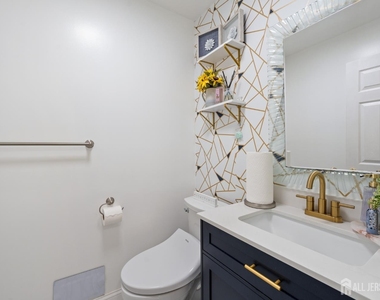 1401 Taggert Drive - Photo Thumbnail 16