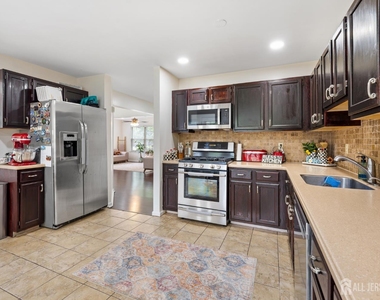 1401 Taggert Drive - Photo Thumbnail 14