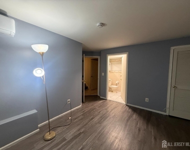 730 Harbortown Boulevard - Photo Thumbnail 29