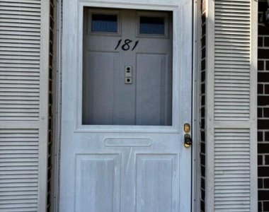 181 Hampshire Court - Photo Thumbnail 1