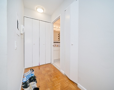 337 W 43rd Street - Photo Thumbnail 3