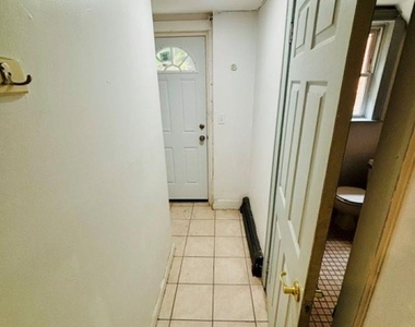 72 Clermont Avenue - Photo Thumbnail 4