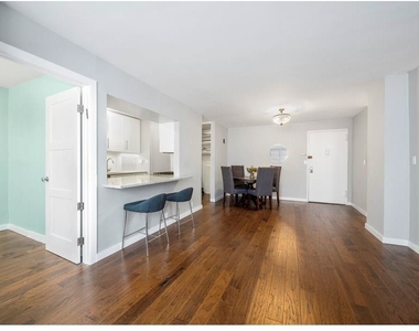 201 E 36th Street - Photo Thumbnail 1