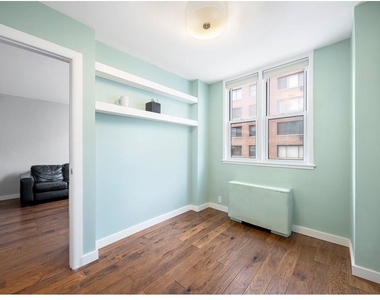 201 E 36th Street - Photo Thumbnail 6