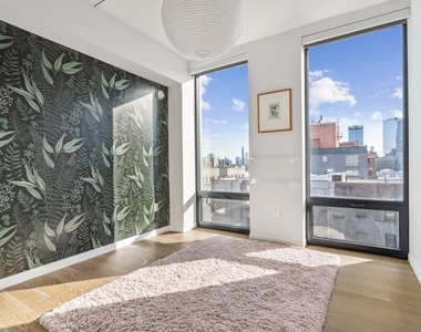 287 E Houston Street - Photo Thumbnail 7