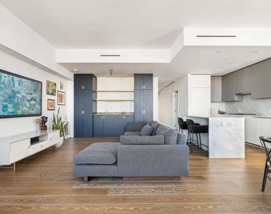 287 E Houston Street - Photo Thumbnail 4