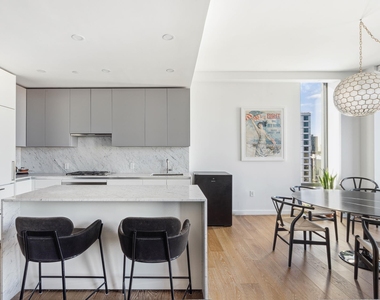 287 E Houston Street - Photo Thumbnail 2