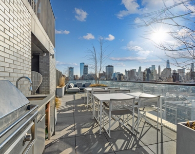 287 E Houston Street - Photo Thumbnail 21