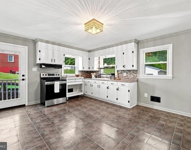 805 Pennsylvania Avenue - Photo Thumbnail 16
