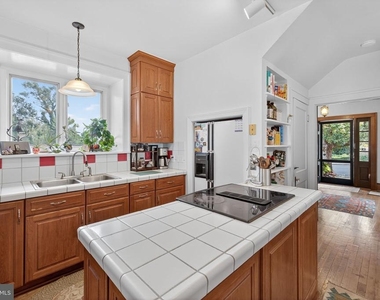 420 W Cork Street - Photo Thumbnail 22