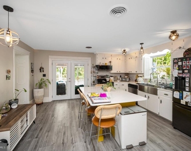 1001 Clearview Avenue - Photo Thumbnail 34
