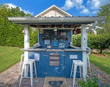 1001 Clearview Avenue - Photo Thumbnail 15