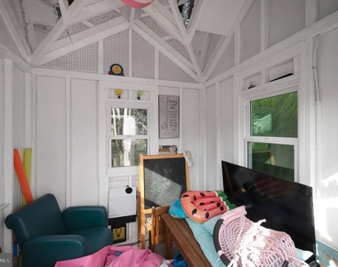1001 Clearview Avenue - Photo Thumbnail 14