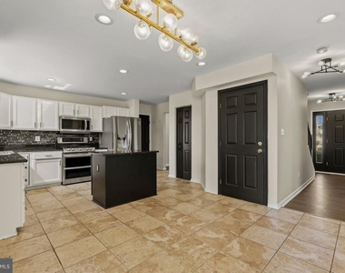 2033 Germander Way - Photo Thumbnail 18