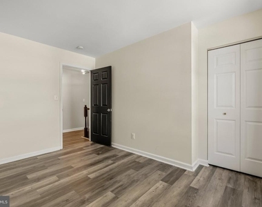 2033 Germander Way - Photo Thumbnail 31